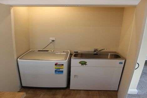 Photo of property in 5a Royal Crescent, Saint Kilda, Dunedin, 9012