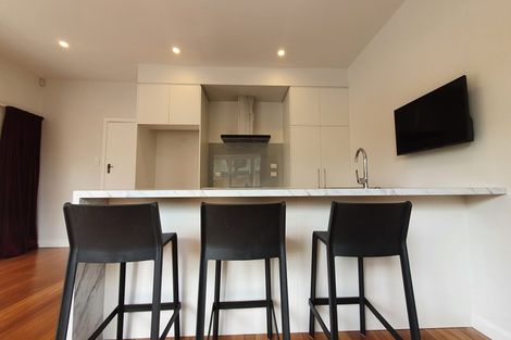 Photo of property in 7 Straven Road, Riccarton, Christchurch, 8011