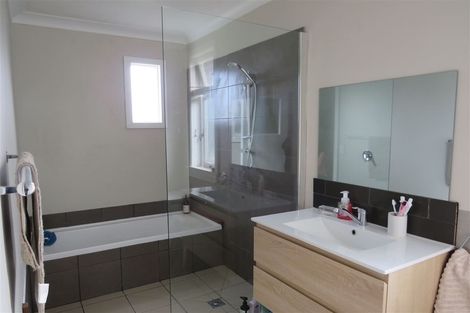 Photo of property in 7 Beechwood Avenue, Levin, 5510