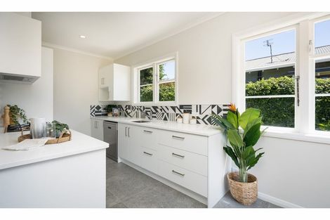 Photo of property in 22 Wilsons Road, Saint Martins, Christchurch, 8022