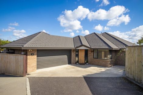Photo of property in 29 Johnstone Drive, Fitzherbert, Palmerston North, 4410