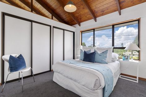 Photo of property in 2/20a Old Lake Road, Narrow Neck, Auckland, 0624