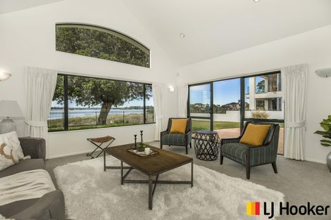 Photo of property in 82 Glenross Drive, Wattle Downs, Auckland, 2103