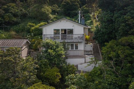 Photo of property in 31 Airlie Road, Plimmerton, Porirua, 5026