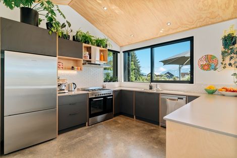 Photo of property in 19 Glenaray Crescent, Wanaka, 9305