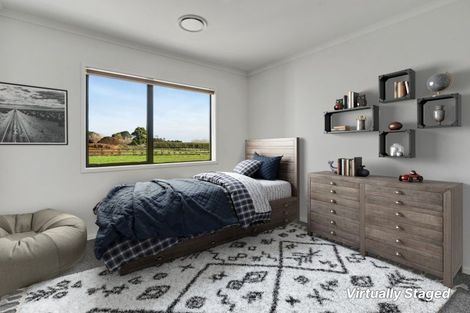 Photo of property in 31 Ninia Road, Paraite, New Plymouth, 4373