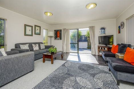 Photo of property in 17a Fernaig Street, Papakura, 2110