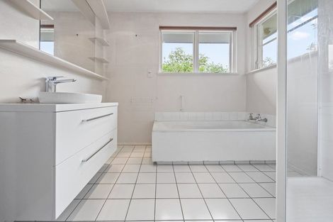 Photo of property in 20 Ashfield Place, Ilam, Christchurch, 8041