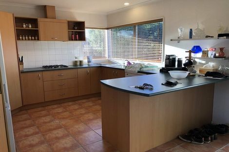 Photo of property in 8 Newinn Crescent, East Tamaki Heights, Auckland, 2016