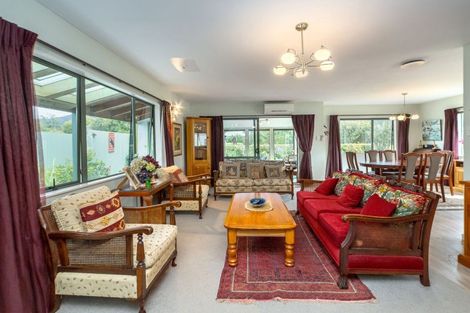 Photo of property in 12 Farrier Grove, Featherston, 5710