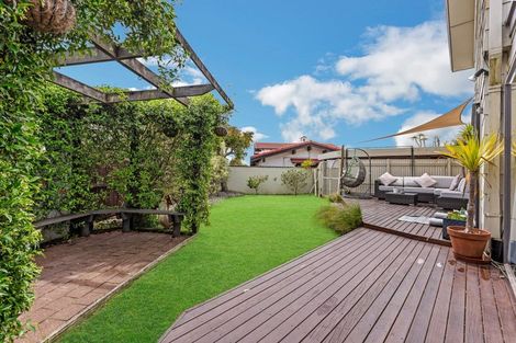 Photo of property in 3/28 Bramley Drive, Farm Cove, Auckland, 2012