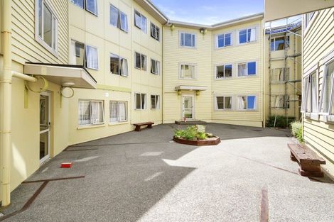 Photo of property in Basin Reserve Complex, 48/4 Sussex Street, Mount Cook, Wellington, 6021