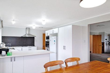 Photo of property in 40 Seymour Grove, Kingsley Heights, Upper Hutt, 5018