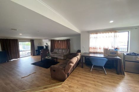 Photo of property in 63 Lynwood Road, New Lynn, Auckland, 0600