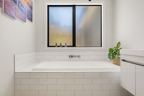 Photo of property in 45 Mount Linton Avenue, Wanaka, 9305