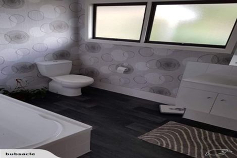 Photo of property in 39 Codlin Road, Waiuku, 2683