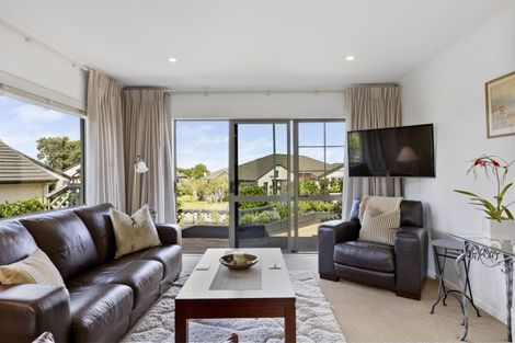 Photo of property in 18 Lakeridge Close, Rangatira Park, Taupo, 3330