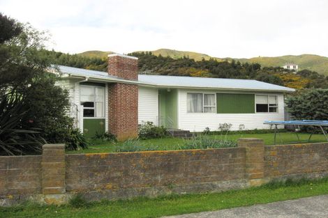 Photo of property in 14 Berkeley Road, Wainuiomata, Lower Hutt, 5014