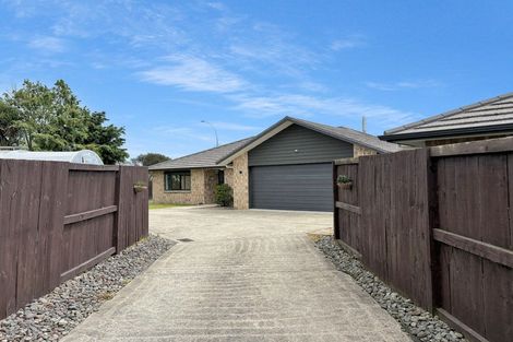 Photo of property in 35 Whitney Place, Rototuna North, Hamilton, 3210