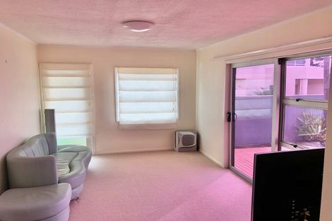 Photo of property in 38 The Esplanade, Eastern Beach, Auckland, 2012