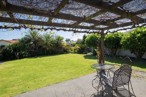 Photo of property in 4 Roger Street, Lytton West, Gisborne, 4010