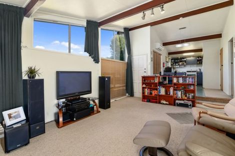 Photo of property in 32 Rewarewa Street, Owhata, Rotorua, 3010