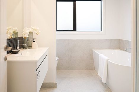 Photo of property in 1 Mangatainoka Lane, Awapuni, 4412