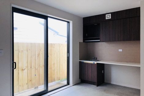 Photo of property in 33a Roberts Avenue, Bayswater, Auckland, 0622