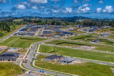 Photo of property in 4 Ropere Street, Kumeu, 0810