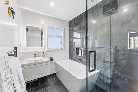 Photo of property in 1/148 Leinster Road, Merivale, Christchurch, 8014