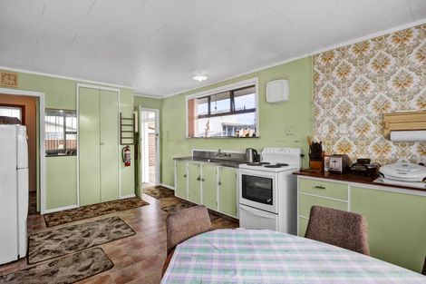 Photo of property in 27 Pacey Avenue, Hawera, 4610