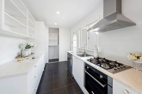 Photo of property in 2/18 Kenmure Avenue, Forrest Hill, Auckland, 0620