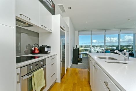 Photo of property in Sentinel Apartments, 706/3 Northcroft Street, Takapuna, Auckland, 0622