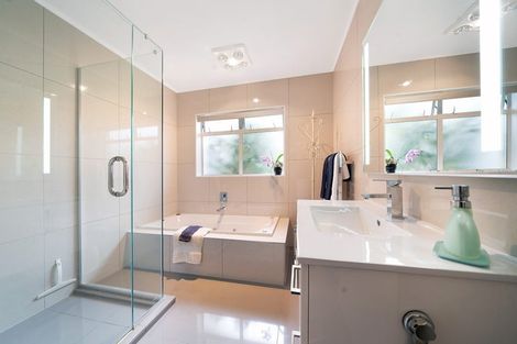 Photo of property in 50 Settlers Grove, Orewa, 0931