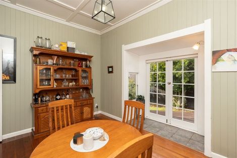 Photo of property in 13 Forest Lake Road, Forest Lake, Hamilton, 3200