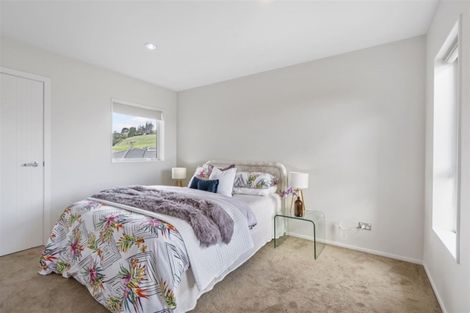 Photo of property in 23 Ravello Rise, Flat Bush, Auckland, 2019