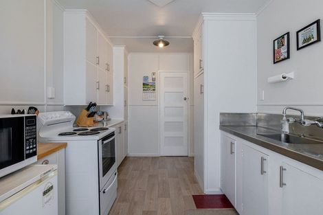 Photo of property in 39 Andrew Avenue, Roslyn, Palmerston North, 4414