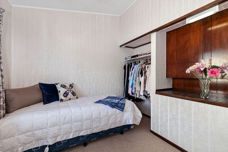 Photo of property in 2/58 Pupuke Road, Hillcrest, Auckland, 0627