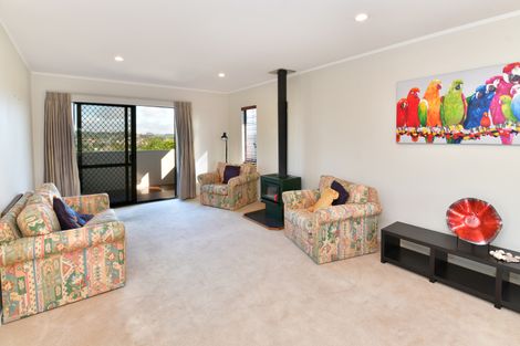 Photo of property in 81 Vipond Road, Stanmore Bay, Whangaparaoa, 0932
