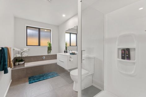 Photo of property in 5 Ruru Lane, Hurworth, New Plymouth, 4310