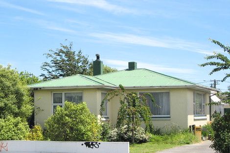 Photo of property in 7 Wainoni Road, Wainoni, Christchurch, 8061