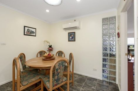 Photo of property in 7 Silhouette Way, Western Heights, Hamilton, 3200
