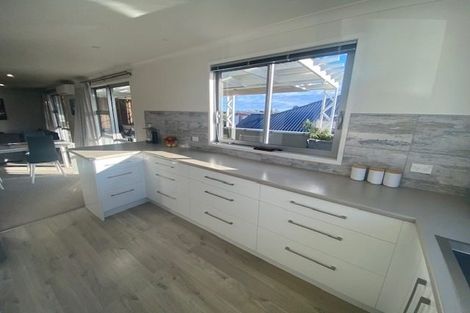 Photo of property in 8 Surfside Lane, Ruakaka, 0116