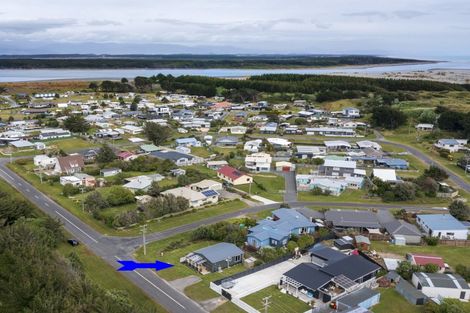 Photo of property in 22 Holben Parade, Foxton Beach, Foxton, 4815