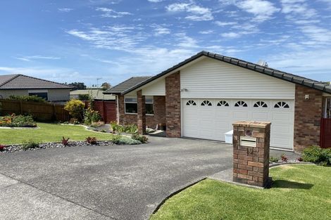 Photo of property in 19 Chesterfield Way, Orewa, 0931