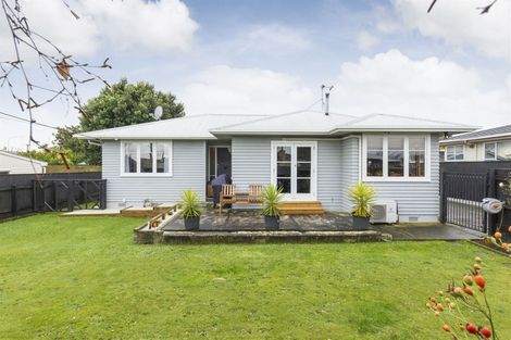 Photo of property in 3 Tararua Terrace, Cloverlea, Palmerston North, 4412