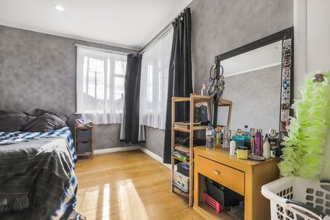 Photo of property in 15 Arimu Road, Papakura, 2110