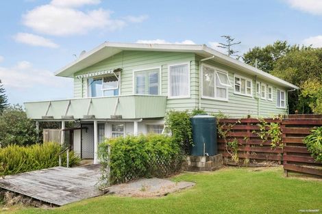 Photo of property in 5 Cheryl Place, Hillcrest, Auckland, 0627