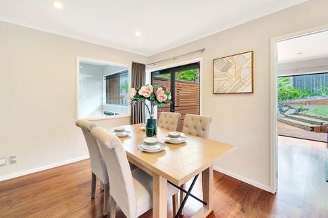 Photo of property in 1/31 Deverell Place, Northcross, Auckland, 0632