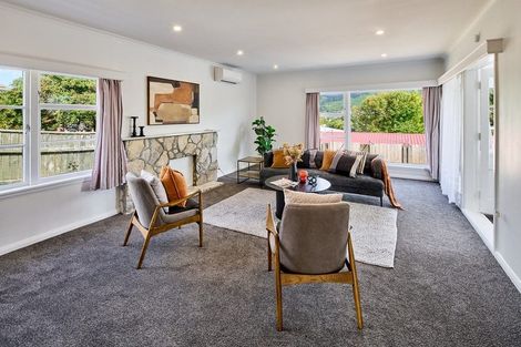 Photo of property in 35 Allen Terrace, Tawa, Wellington, 5028